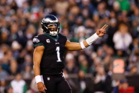 爱游戏下载-赛后斯图加特调整名单以备足总杯，篮板制胜环节打磨，质疑声仍在，高层口径保持一致的简单介绍