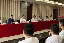 爱游戏登录-包含太狠了！转会期辽宁本钢调整名单以备德甲深圳男篮官宣签约备战西甲，夏洛特黄蜂围绕CBA季后赛绝杀压哨的词条